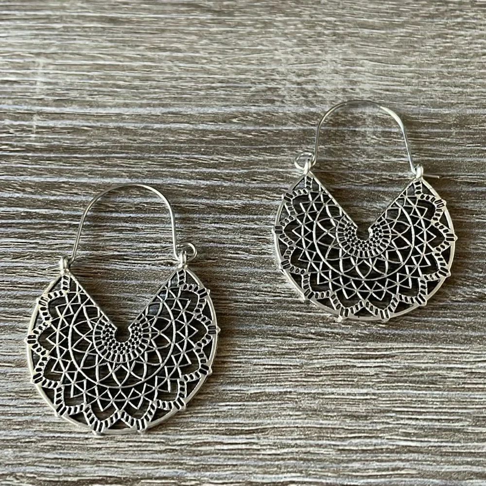 Bohemian silver hoop earring N142
